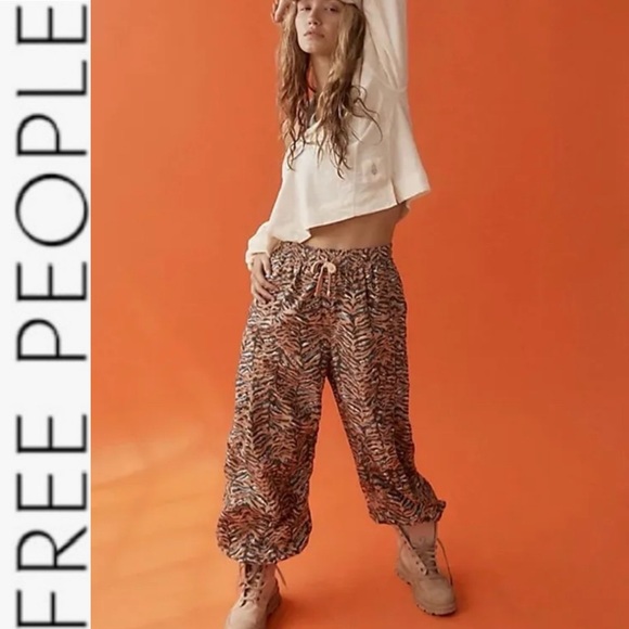 FP Movement by Free People Pants - FLASH SALE NWOT Free People Movement Zephyr Patterned Parachute Balloon Pants s